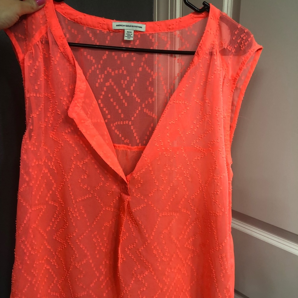 American Eagle sleeveless shirt